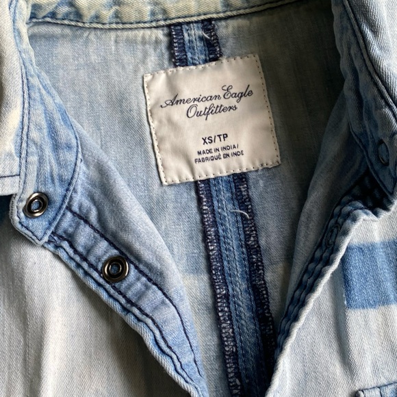 American Eagle 100% cotton pearl like button up denim shirt. Factory distressed - Picture 5 of 9